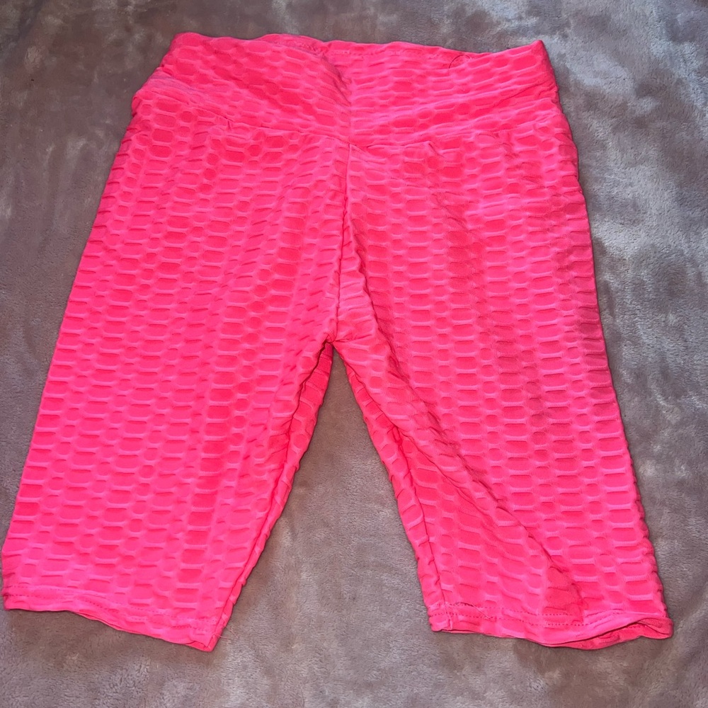 Pink scrunched biker shorts